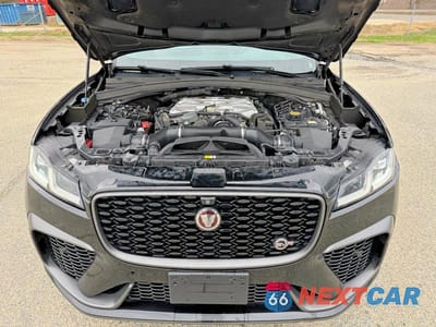 Zdjęcie 7 z 14 samochodu: 2022 JAGUAR F-PACE SVR VIN:SADCZ2EE4NA694815 - miniatura