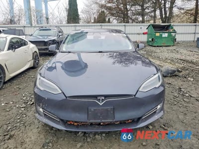 Piąte zdjęcie samochodu w środku: 2018 TESLA MODEL S VIN:5YJSA1E49JF246314 - miniatura