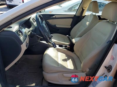 Zdjęcie 7 z 12 samochodu: 2012 VOLKSWAGEN JETTA SE VIN:3VWBP7AJ1CM307888 - miniatura