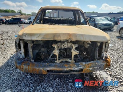 Piąte zdjęcie samochodu w środku: 2011 CHEVROLET SILVERADO K1500 LT VIN:1GCRKSE38BZ391297 - miniatura