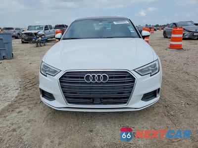 Piąte zdjęcie samochodu w środku: 2018 AUDI A3 PREMIUM VIN:WAUAUGFF0J1016284 - miniatura
