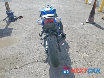 Czwarte zdjęcie samochodu z boku: 2015 SUZUKI GSX-R750 VIN:JS1GR7MA4F2100965 - miniatura
