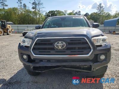 Piąte zdjęcie samochodu w środku: 2019 TOYOTA TACOMA SR5 VIN:5TFAX5GN9KX137270 - miniatura
