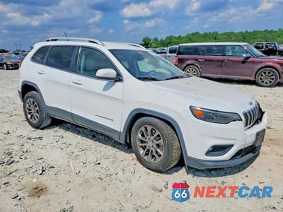 Czwarte zdjęcie samochodu z boku: 2021 JEEP CHEROKEE LATITUDE PLUS VIN:1C4PJLLB7MD179940 - miniatura