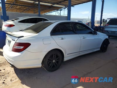 Trzecie zdjęcie samochodu z tyłu: 2014 MERCEDES-BENZ C 300 4MATIC VIN:WDDGF8AB8ER324141 - miniatura