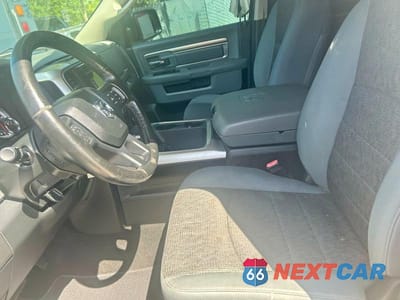 Zdjęcie 13 z 14 samochodu: 2018 RAM 1500 SLT VIN:3C6RR7LG3JG203497 - miniatura