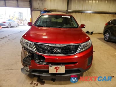Piąte zdjęcie samochodu w środku: 2014 KIA SORENTO LX VIN:5XYKT3A65EG460292 - miniatura