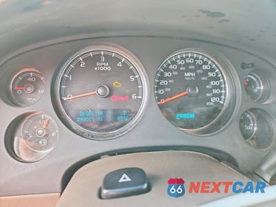 Zdjęcie 9 z 13 samochodu: 2011 CHEVROLET SUBURBAN C1500 LT VIN:1GNSCJE02BR283540 - miniatura
