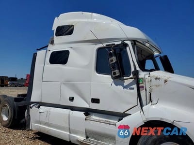 Zdjęcie 9 z 10 samochodu: 2023 VOLVO VN VNL VIN:4V4NC9EH2PN329879 - miniatura