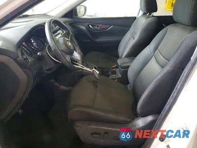 Zdjęcie 7 z 13 samochodu: 2017 NISSAN ROGUE SV VIN:5N1AT2MV0HC766636 - miniatura