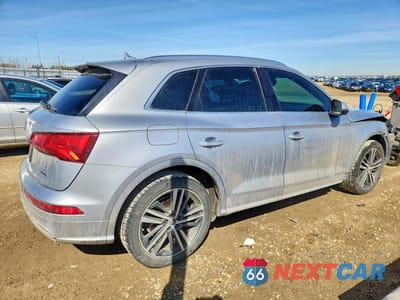 Trzecie zdjęcie samochodu z tyłu: 2020 AUDI Q5 TITANIUM PRESTIGE VIN:WA1FNAFY0L2083608 - miniatura