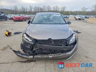 Piąte zdjęcie samochodu w środku: 2016 VOLKSWAGEN GOLF R VIN:WVWLF7AU6GW143371 - miniatura