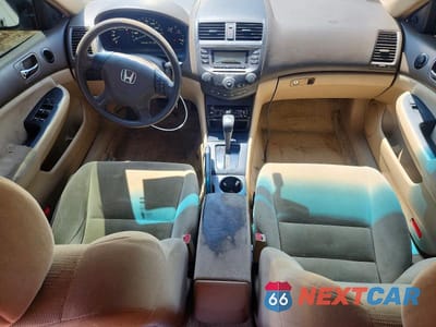 Zdjęcie 8 z 12 samochodu: 2006 HONDA ACCORD VALUE VIN:1HGCM56146A170994 - miniatura