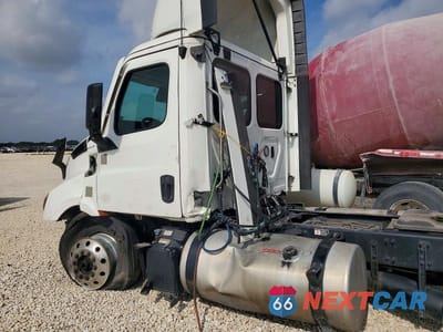 Zdjęcie 9 z 10 samochodu: 2022 FREIGHTLINER CASCADIA 116 SEMI TRUCK VIN:3AKBHTDV1NSNH5604 - miniatura