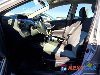 Zdjęcie 7 z 12 samochodu: 2016 TOYOTA PRIUS C TWO VIN:JTDKDTB3XG1133942 - miniatura