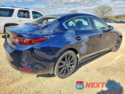 Trzecie zdjęcie samochodu z tyłu: 2024 MAZDA 3 SELECT SPORT VIN:3MZBPABM9RM423807 - miniatura