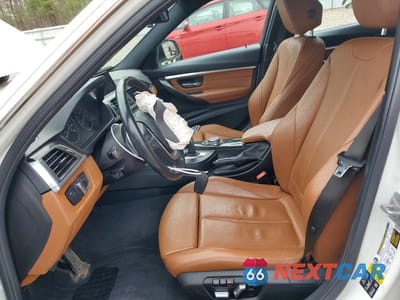 Zdjęcie 7 z 12 samochodu: 2017 BMW 330 XI VIN:WBA8D9G3XHNU62153 - miniatura
