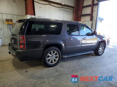 Trzecie zdjęcie samochodu z tyłu: 2010 GMC YUKON XL DENALI VIN:1GKUKMEF2AR245156 - miniatura