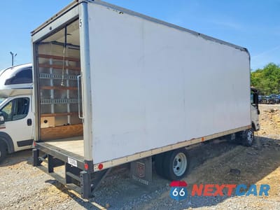 Trzecie zdjęcie samochodu z tyłu: 2022 ISUZU NPR HD BOX TRUCK VIN:54DC4W1DXNS203247 - miniatura