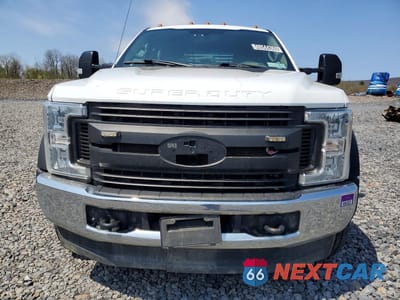Piąte zdjęcie samochodu w środku: 2019 FORD F350 SUPE VIN:1FD0W4HT3KEF69334 - miniatura