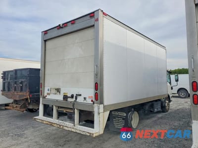 Trzecie zdjęcie samochodu z tyłu: 2015 ISUZU NQR REFRIGERATED BOX TRUCK VIN:JALE5W163F7901228 - miniatura