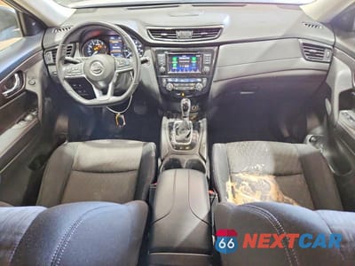 Zdjęcie 8 z 13 samochodu: 2019 NISSAN ROGUE SV VIN:JN8AT2MV7KW384845 - miniatura