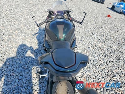 Zdjęcie 6 z 9 samochodu: 2023 BMW S 1000 RR VIN:WB10E6308P6H80353 - miniatura