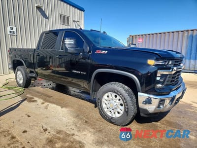 Czwarte zdjęcie samochodu z boku: 2024 CHEVROLET SILVERADO K2500 HEAVY DUTY LT VIN:2GC4YNE78R1103603 - miniatura