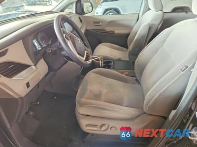 Zdjęcie 7 z 14 samochodu: 2019 TOYOTA SIENNA LE VIN:5TDKZ3DC1KS997191 - miniatura