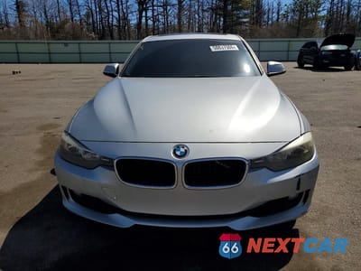 Piąte zdjęcie samochodu w środku: 2013 BMW 328 I VIN:WBA3A5C52DF356044 - miniatura