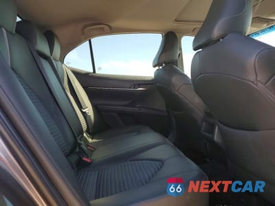 Zdjęcie 10 z 13 samochodu: 2018 TOYOTA CAMRY SE VIN:4T1B11HK3JU038832 - miniatura