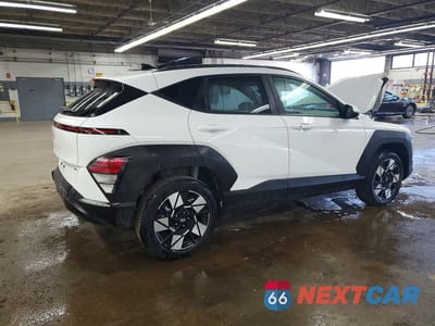 Trzecie zdjęcie samochodu z tyłu: 2024 HYUNDAI KONA SEL VIN:KM8HBCAB2RU179609 - miniatura