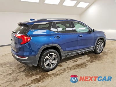Trzecie zdjęcie samochodu z tyłu: 2020 GMC TERRAIN SLT VIN:3GKALVEV4LL245683 - miniatura