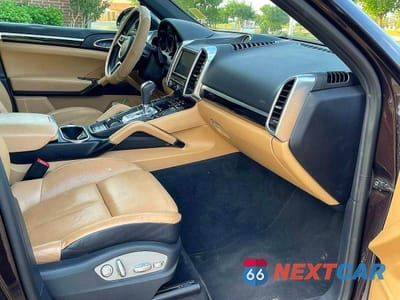Piąte zdjęcie samochodu w środku: 2016 PORSCHE CAYENNE VIN:WP1AA2A28GKA36464 - miniatura