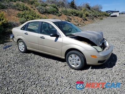Czwarte zdjęcie samochodu z boku: 2006 FORD FOCUS ZX4 VIN:1FAFP34N06W208727 - miniatura