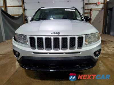 Piąte zdjęcie samochodu w środku: 2011 JEEP COMPASS SPORT VIN:1J4NT1FA0BD137528 - miniatura