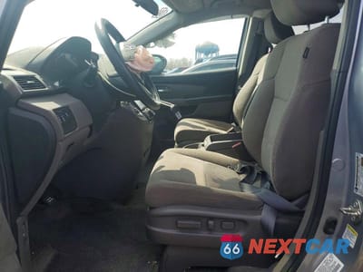Zdjęcie 7 z 14 samochodu: 2016 HONDA ODYSSEY VIN:5FNRL5H31GB162130 - miniatura
