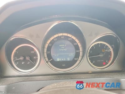 Zdjęcie 9 z 12 samochodu: 2009 MERCEDES-BENZ C 300 4MATIC VIN:WDDGF81X29F220649 - miniatura