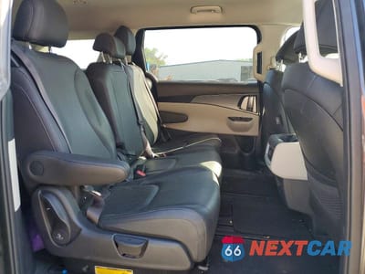 Zdjęcie 11 z 13 samochodu: 2024 KIA CARNIVAL LX VIN:KNDNB4H32R6330478 - miniatura