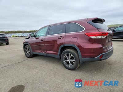 Drugie zdjęcie samochodu z przodu: 2019 TOYOTA HIGHLANDER LE VIN:5TDBZRFH8KS953264 - miniatura