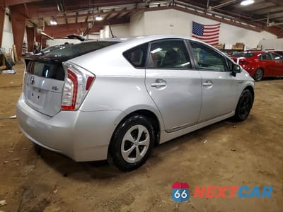 Trzecie zdjęcie samochodu z tyłu: 2013 TOYOTA PRIUS TWO VIN:JTDKN3DU1D5683540 - miniatura