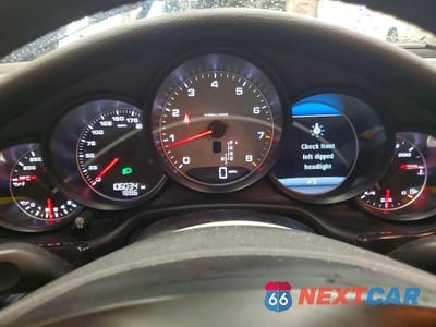 Zdjęcie 9 z 12 samochodu: 2016 PORSCHE PANAMERA S VIN:WP0AB2A7XGL050094 - miniatura