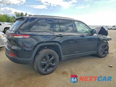Trzecie zdjęcie samochodu z tyłu: 2024 JEEP GRAND CHEROKEE LAREDO VIN:1C4RJHAG5RC215352 - miniatura