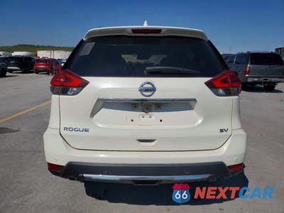 Zdjęcie 6 z 12 samochodu: 2019 NISSAN ROGUE SV VIN:JN8AT2MTXKW263483 - miniatura
