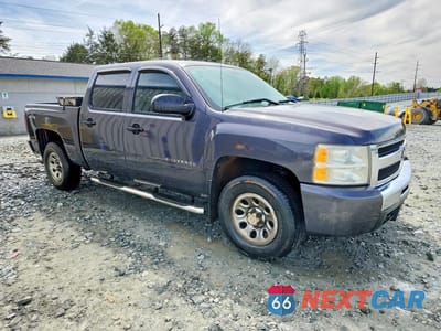 Czwarte zdjęcie samochodu z boku: 2011 CHEVROLET SILVERADO K1500 LT VIN:3GCPKSEA2BG107832 - miniatura