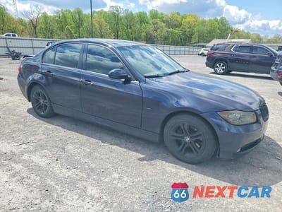 Czwarte zdjęcie samochodu z boku: 2008 BMW 328 I VIN:WBAVA33508KX89680 - miniatura