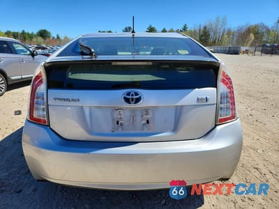 Zdjęcie 6 z 12 samochodu: 2012 TOYOTA PRIUS TWO VIN:JTDKN3DU6C5474664 - miniatura