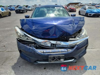 Piąte zdjęcie samochodu w środku: 2017 HONDA ACCORD LX VIN:1HGCR2F35HA063229 - miniatura