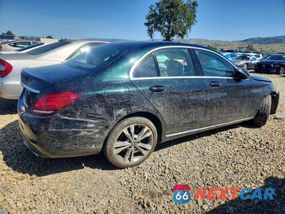 Trzecie zdjęcie samochodu z tyłu: 2019 MERCEDES-BENZ C 300 VIN:55SWF8DB6KU301331 - miniatura