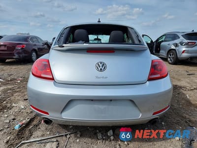 Zdjęcie 6 z 12 samochodu: 2012 VOLKSWAGEN BEETLE TURBO VIN:3VW467AT1CM649628 - miniatura